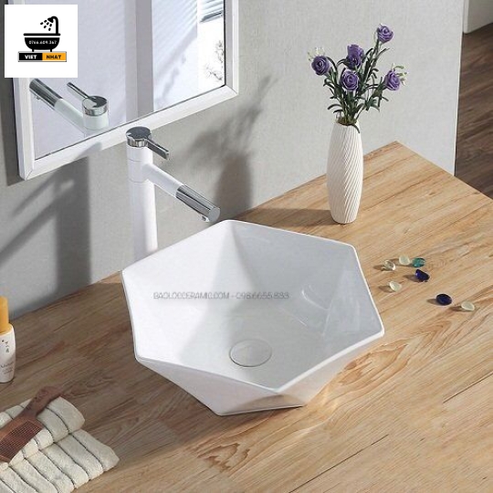 LAVABO SỨ NĂM CÁNH 
